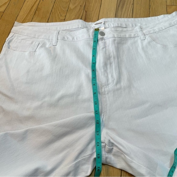 Massey Women's‎ White Jean Capris Rhinestone detail Plus sz 26W - Picture 7 of 10